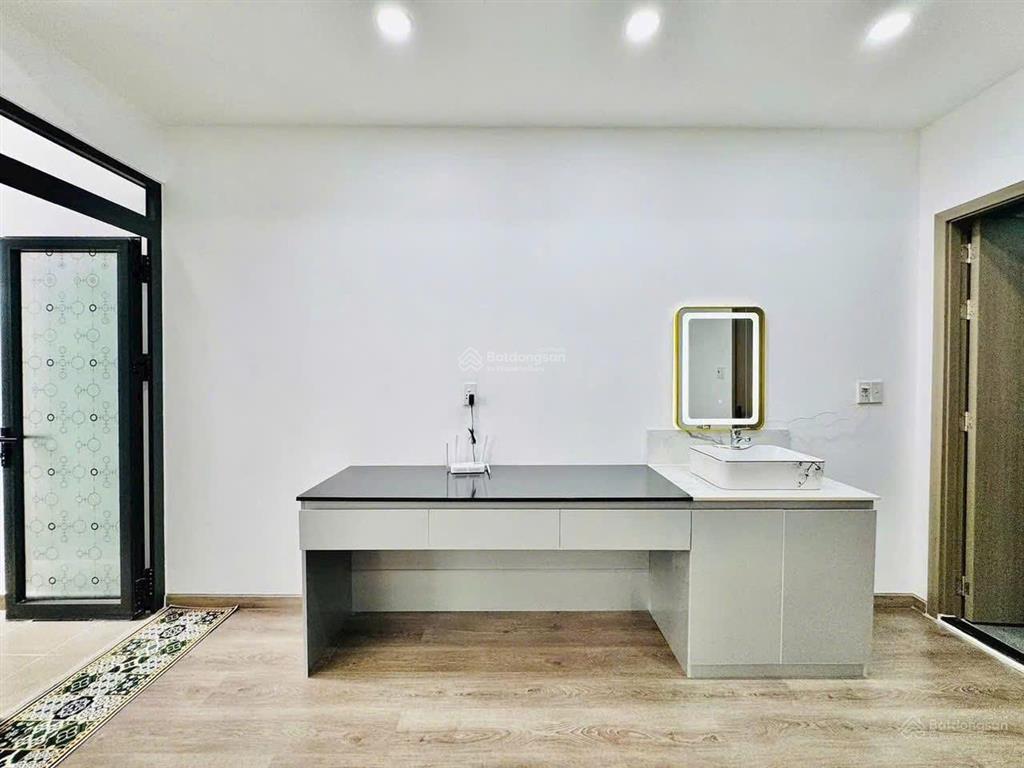 Nhà hẻm xe hơi trường sa, p.14 quận 3. giá 3,96 tỷ. dt 67m2. 2 tầng. 2pn 3wc. sổ hồng riêng