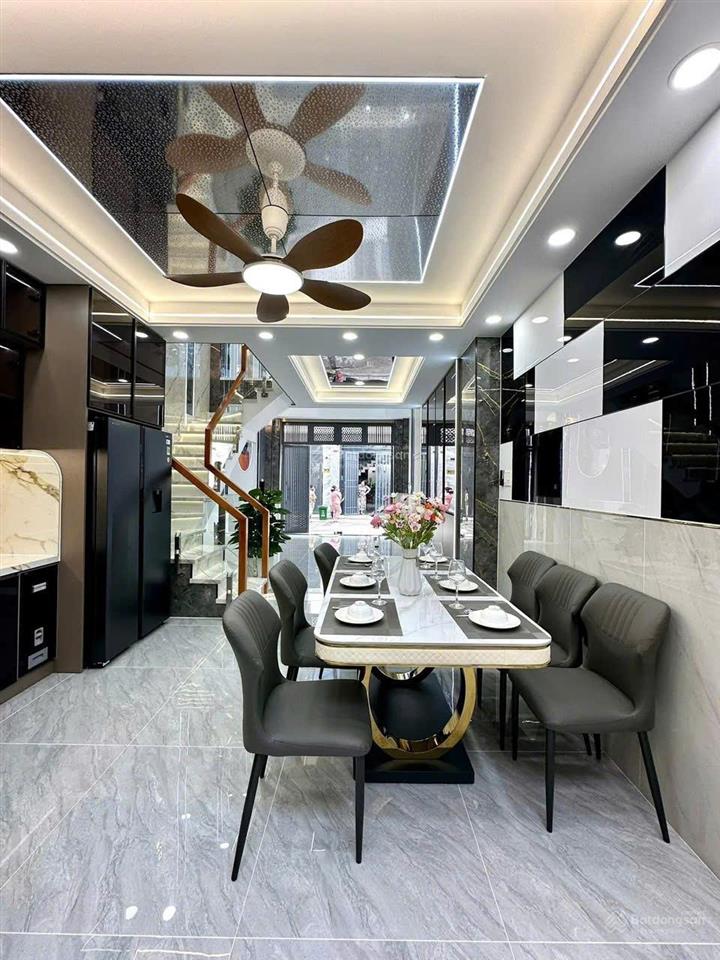 Nhà hẻm cần bán gấp nguyễn xí, p.13 bình thạnh. giá 3,79 tỷ. dt 58.5m2. 4pn 5wc. sổ hồng riêng