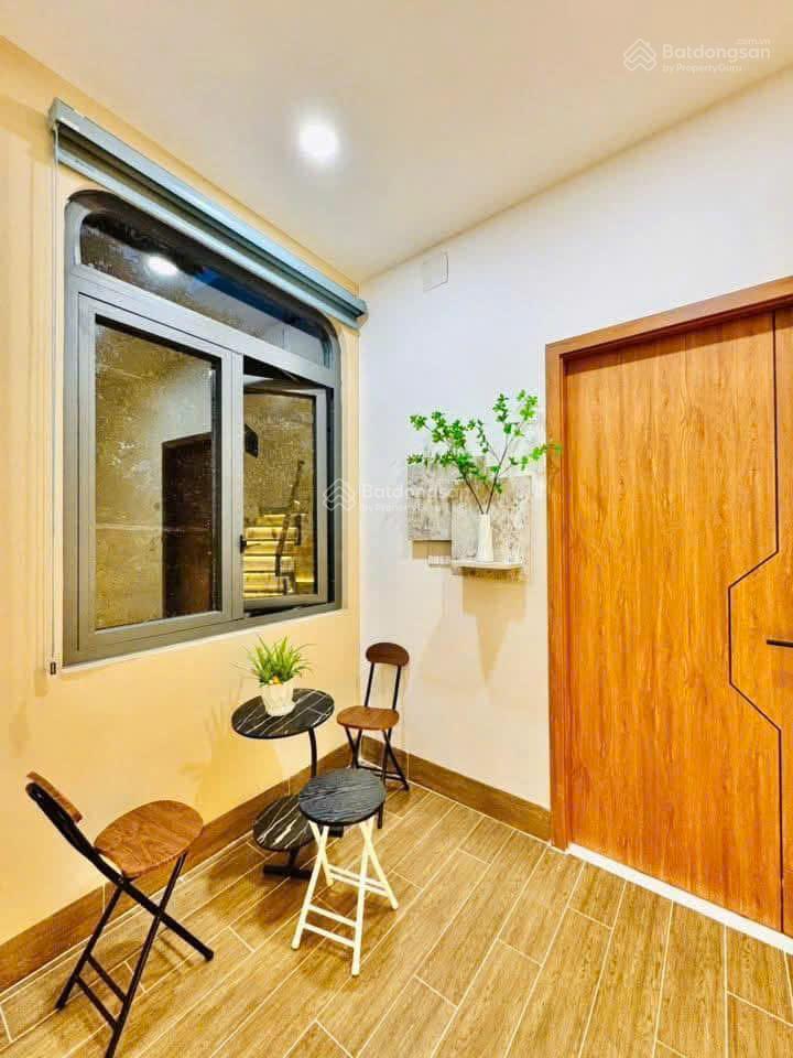 Cần bán gấp trong tháng nhà phan văn trị p.11 bình thạnh. giá 3,29 tỷ. dt69m2. 3pn. sổ hồng riêng