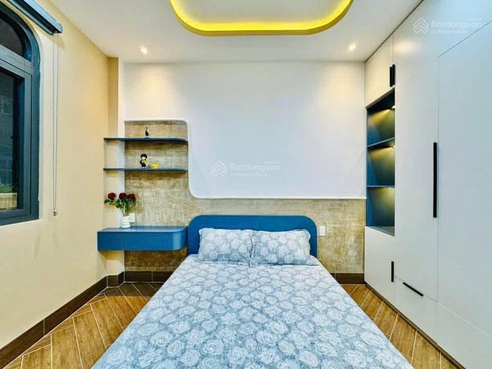 Cần bán gấp trong tháng nhà phan văn trị p.11 bình thạnh. giá 3,29 tỷ. dt69m2. 3pn. sổ hồng riêng