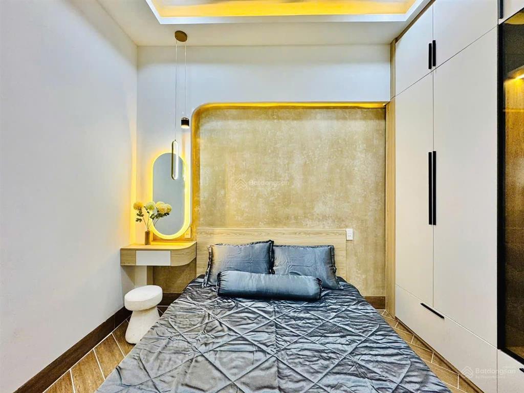 Cần bán gấp trong tháng nhà phan văn trị p.11 bình thạnh. giá 3,29 tỷ. dt69m2. 3pn. sổ hồng riêng