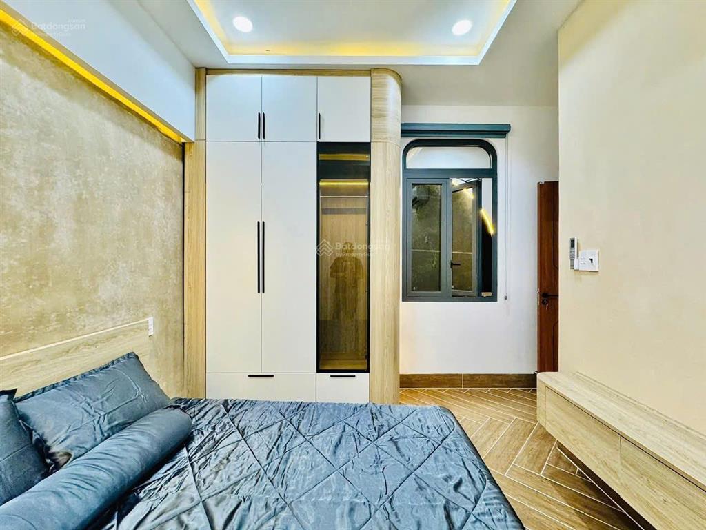 Cần bán gấp trong tháng nhà phan văn trị p.11 bình thạnh. giá 3,29 tỷ. dt69m2. 3pn. sổ hồng riêng