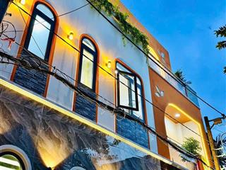 Cần bán gấp trong tháng nhà phan văn trị p.11 bình thạnh. giá 3,29 tỷ. dt69m2. 3pn. sổ hồng riêng
