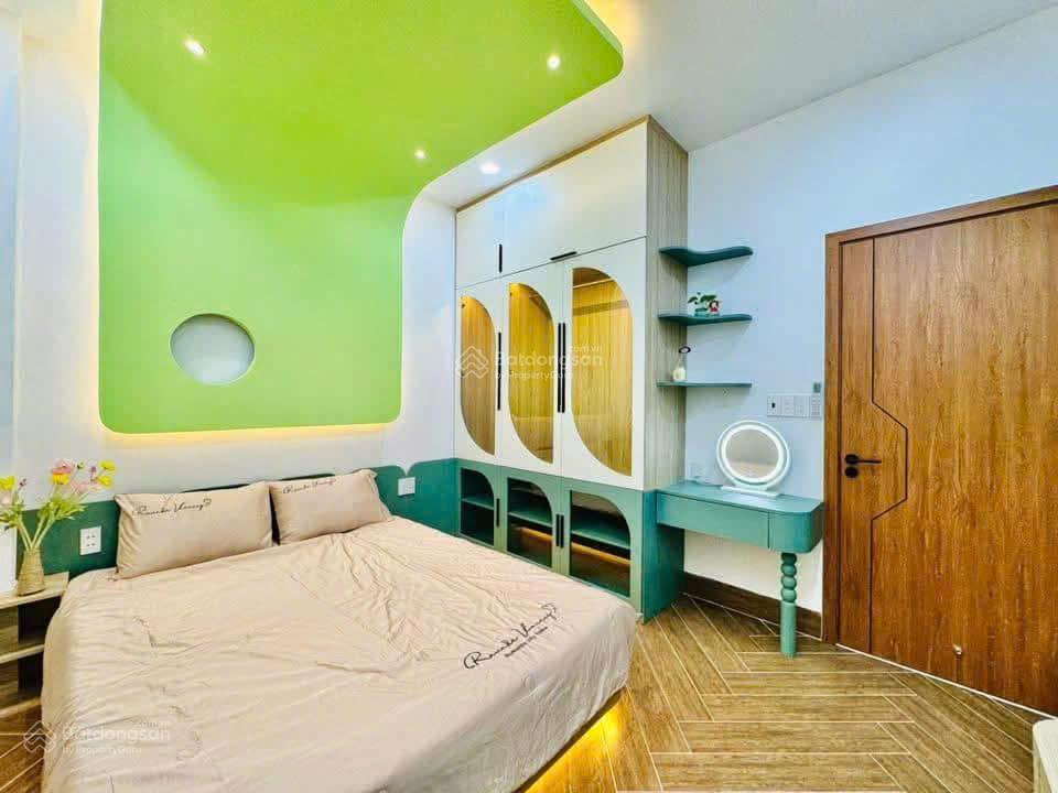Cần bán gấp trong tháng nhà phan văn trị p.11 bình thạnh. giá 3,29 tỷ. dt69m2. 3pn. sổ hồng riêng