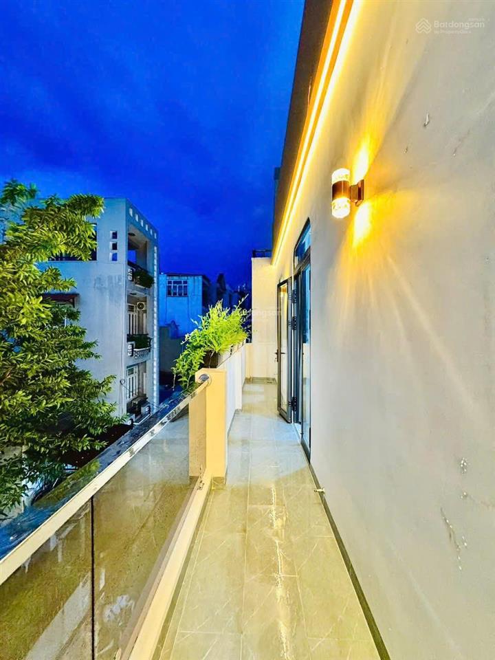 Cần bán gấp trong tháng nhà phan văn trị p.11 bình thạnh. giá 3,29 tỷ. dt69m2. 3pn. sổ hồng riêng