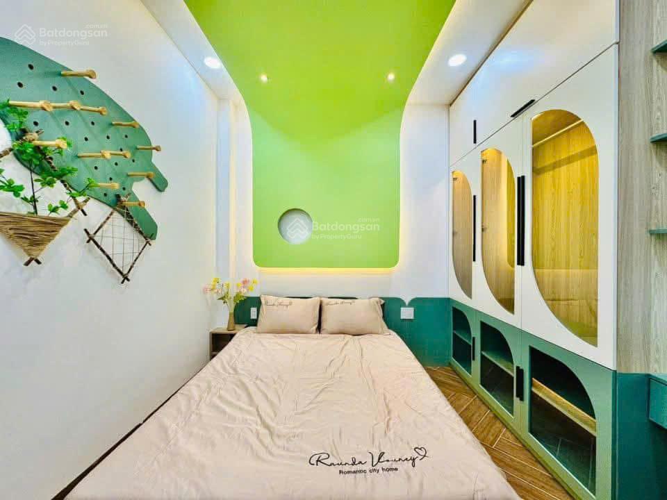 Cần bán gấp trong tháng nhà phan văn trị p.11 bình thạnh. giá 3,29 tỷ. dt69m2. 3pn. sổ hồng riêng