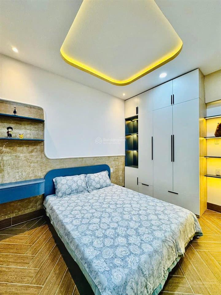 Cần bán gấp trong tháng nhà phan văn trị p.11 bình thạnh. giá 3,29 tỷ. dt69m2. 3pn. sổ hồng riêng