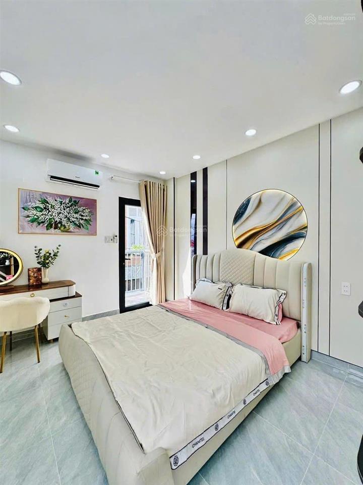 Cần tiền cho con du học nhà nguyễn thị thập, tân hưng, q7. 4pn 4wc. sổ hồng riêng