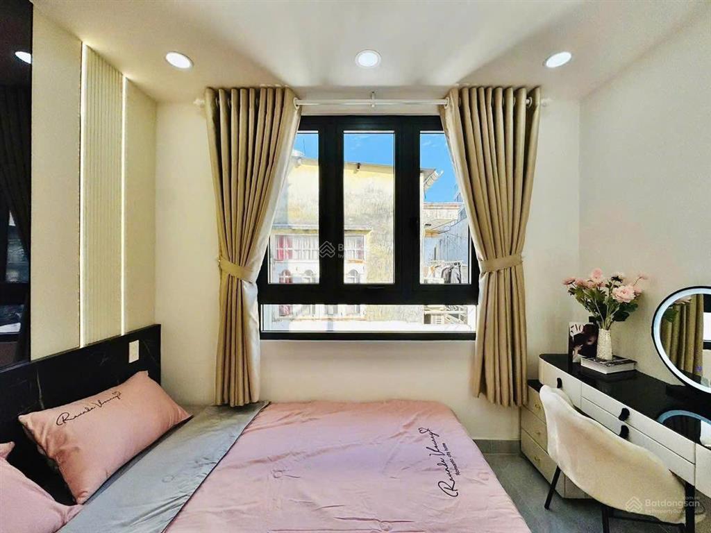 Cần tiền cho con du học nhà nguyễn thị thập, tân hưng, q7. 4pn 4wc. sổ hồng riêng
