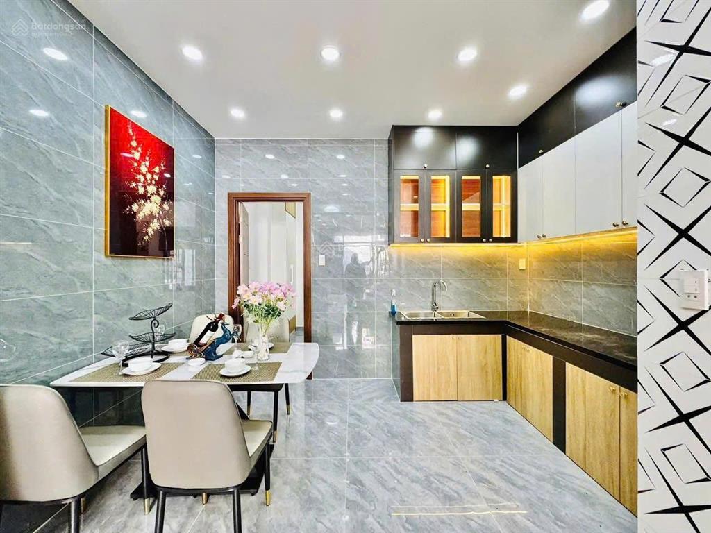 Cần tiền cho con du học nhà nguyễn thị thập, tân hưng, q7. 4pn 4wc. sổ hồng riêng