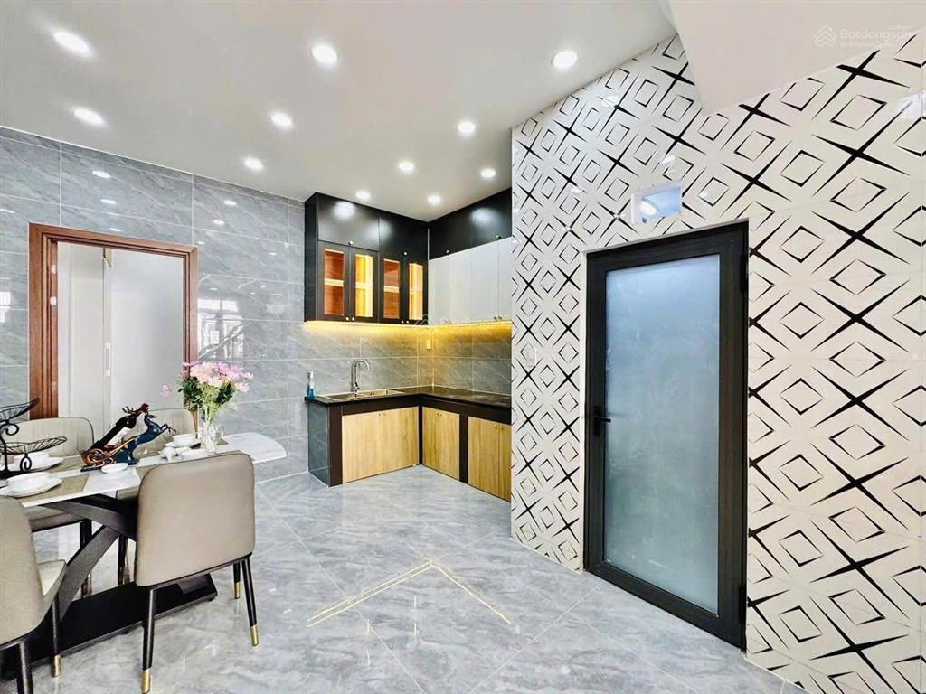 Cần tiền cho con du học nhà nguyễn thị thập, tân hưng, q7. 4pn 4wc. sổ hồng riêng
