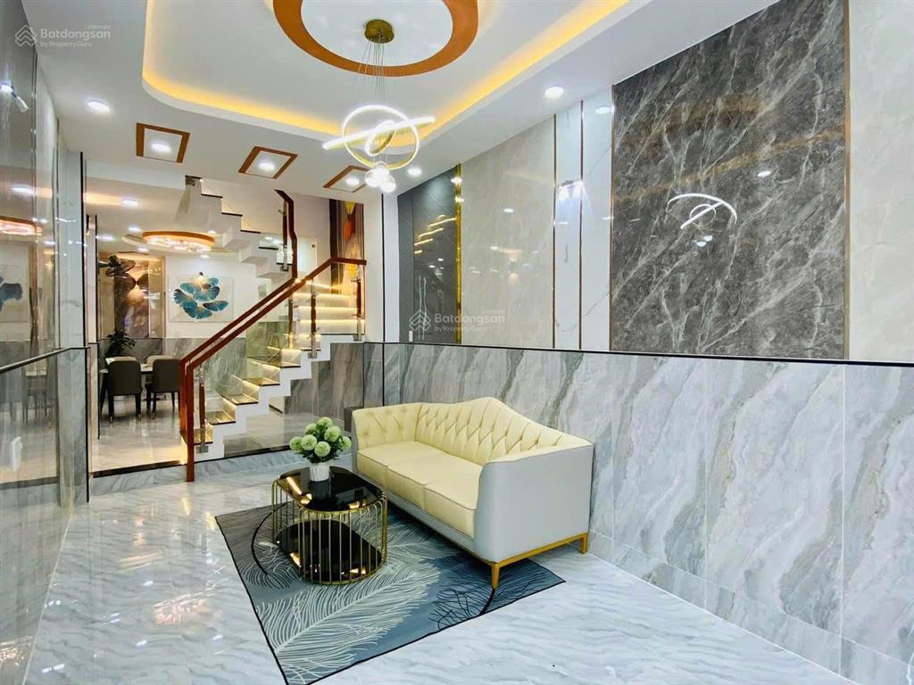 Kẹt tiền bán gấp nhà hẻm phạm ngọc thạch p6 q.3. giá 3,1 tỷ. dt 75m2. 3 tầng. 3pn. sổ hồng riêng