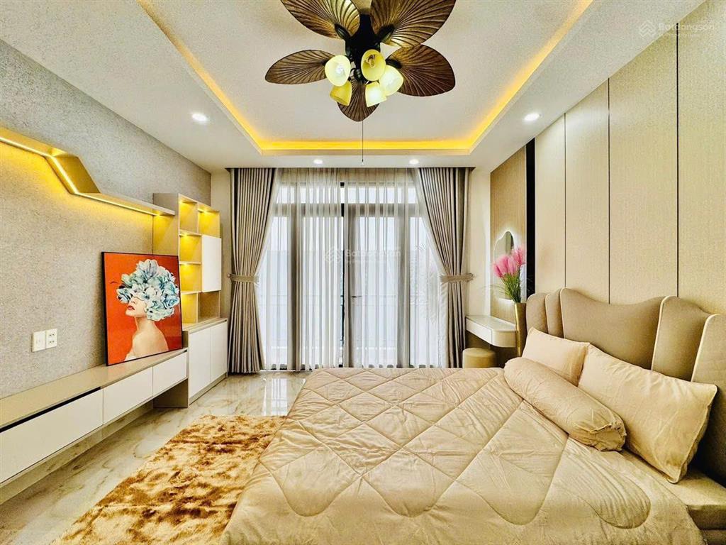 Nhà có thang máy hẻm phan huy ích, p.14 gò vấp. giá 4,68 tỷ. dt 80m2. 5 tầng. sổ hồng riêng