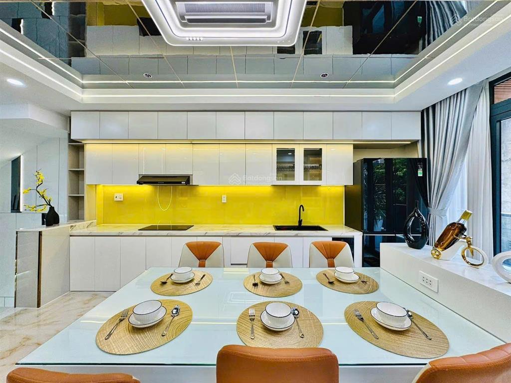Nhà có thang máy hẻm phan huy ích, p.14 gò vấp. giá 4,68 tỷ. dt 80m2. 5 tầng. sổ hồng riêng