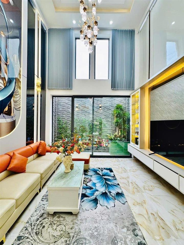 Nhà có thang máy hẻm phan huy ích, p.14 gò vấp. giá 4,68 tỷ. dt 80m2. 5 tầng. sổ hồng riêng