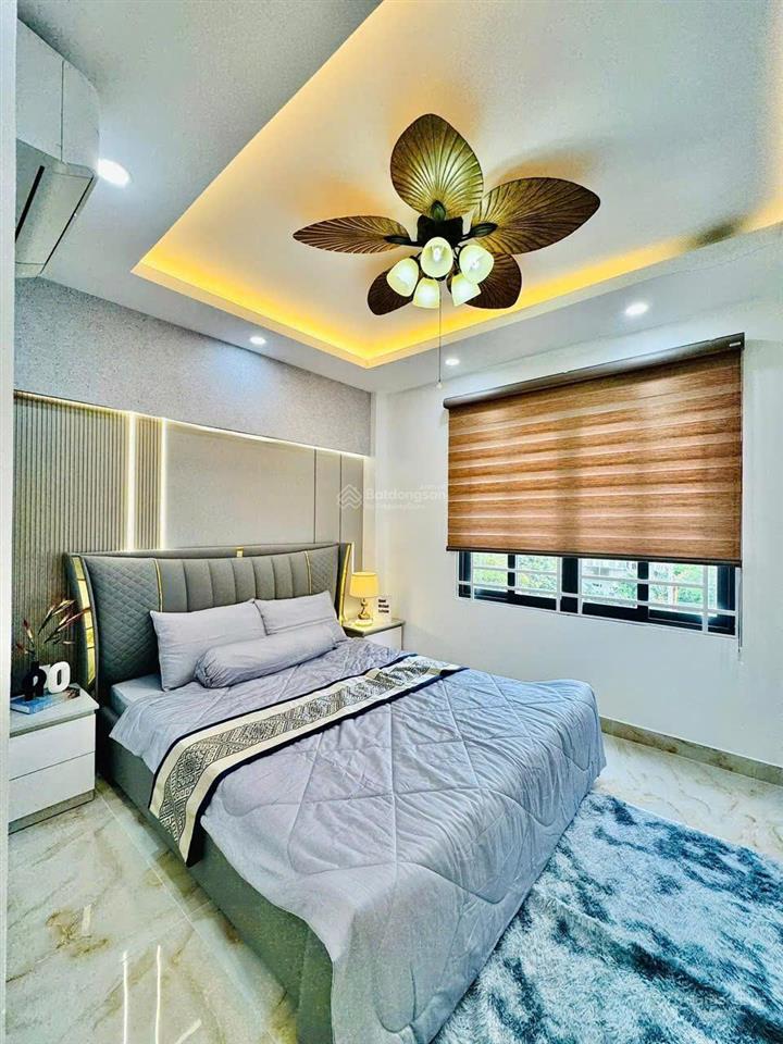 Nhà có thang máy hẻm phan huy ích, p.14 gò vấp. giá 4,68 tỷ. dt 80m2. 5 tầng. sổ hồng riêng