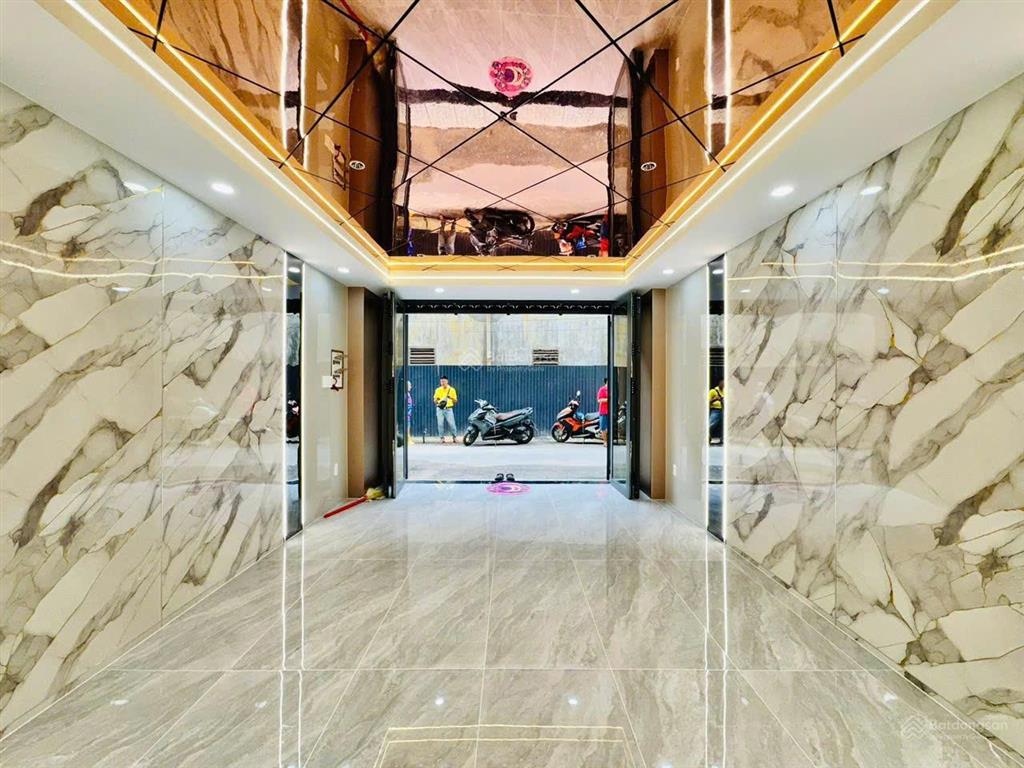 Nhà có thang máy hẻm phan huy ích, p.14 gò vấp. giá 4,68 tỷ. dt 80m2. 5 tầng. sổ hồng riêng