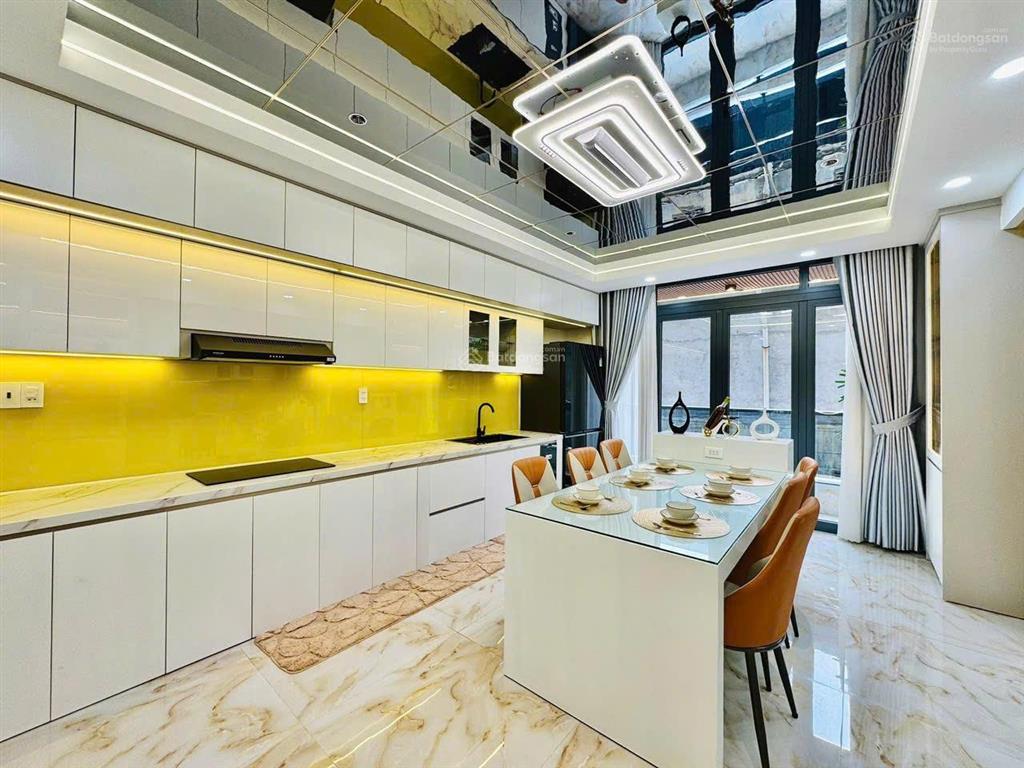 Nhà có thang máy hẻm phan huy ích, p.14 gò vấp. giá 4,68 tỷ. dt 80m2. 5 tầng. sổ hồng riêng