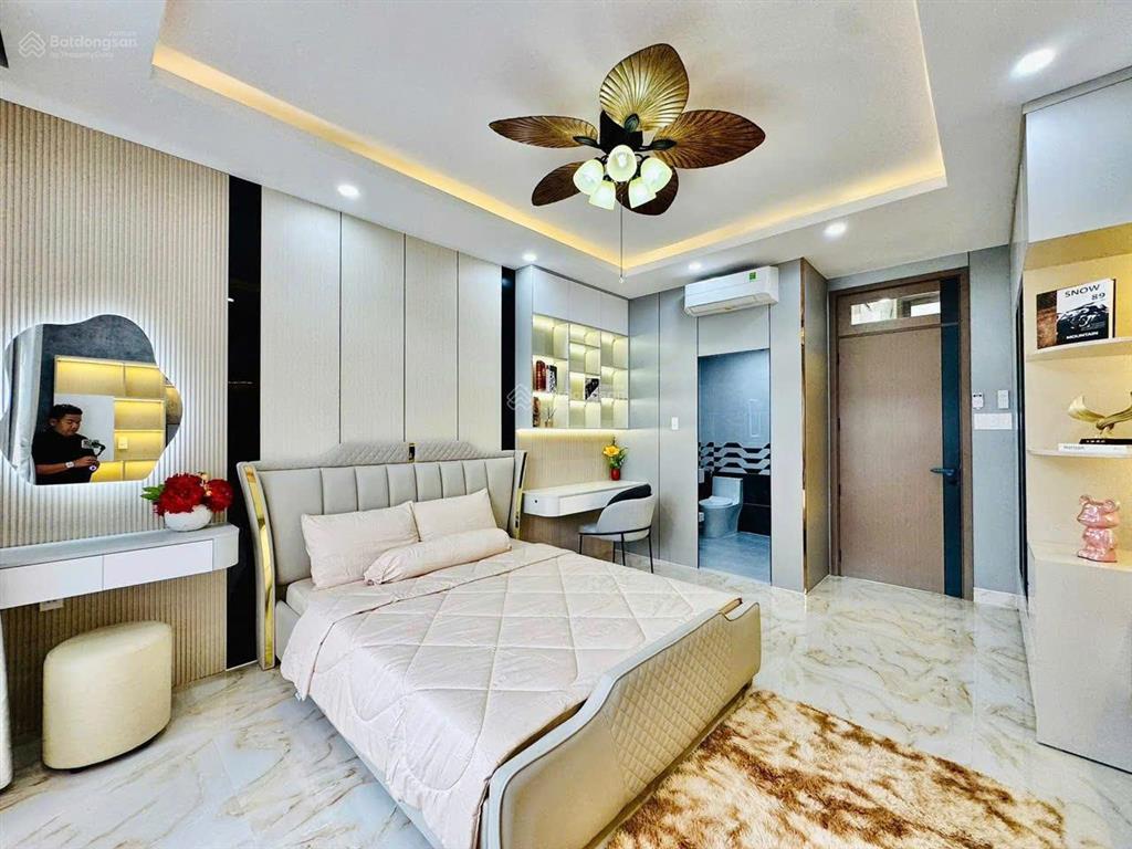 Nhà có thang máy hẻm phan huy ích, p.14 gò vấp. giá 4,68 tỷ. dt 80m2. 5 tầng. sổ hồng riêng