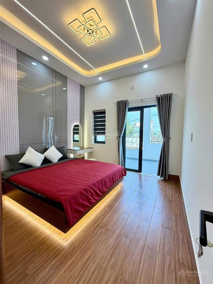 Nhà mặt tiền cần bán gấp tại bình tân,tỉnh lộ 10. giá 5,63 tỷ. dt101m2. 4tầng. 4pn. sổ hồng riêng