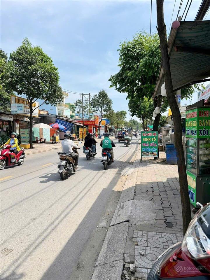 Nhà mặt tiền cần bán gấp tại bình tân,tỉnh lộ 10. giá 5,63 tỷ. dt101m2. 4tầng. 4pn. sổ hồng riêng