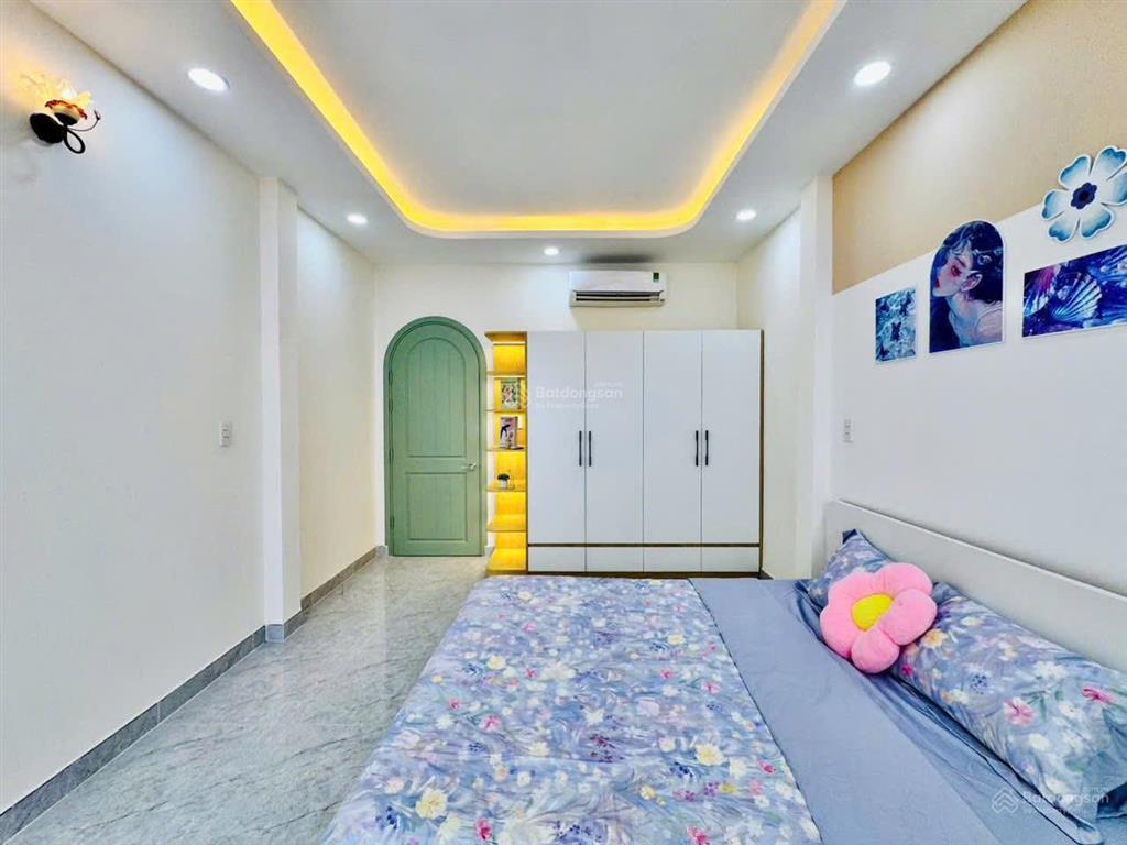Cần bán gấp trong tháng nhà hẻm trần tuấn khải q5. dt 65.4m2. 3pn 3wc. sổ hồng riêng