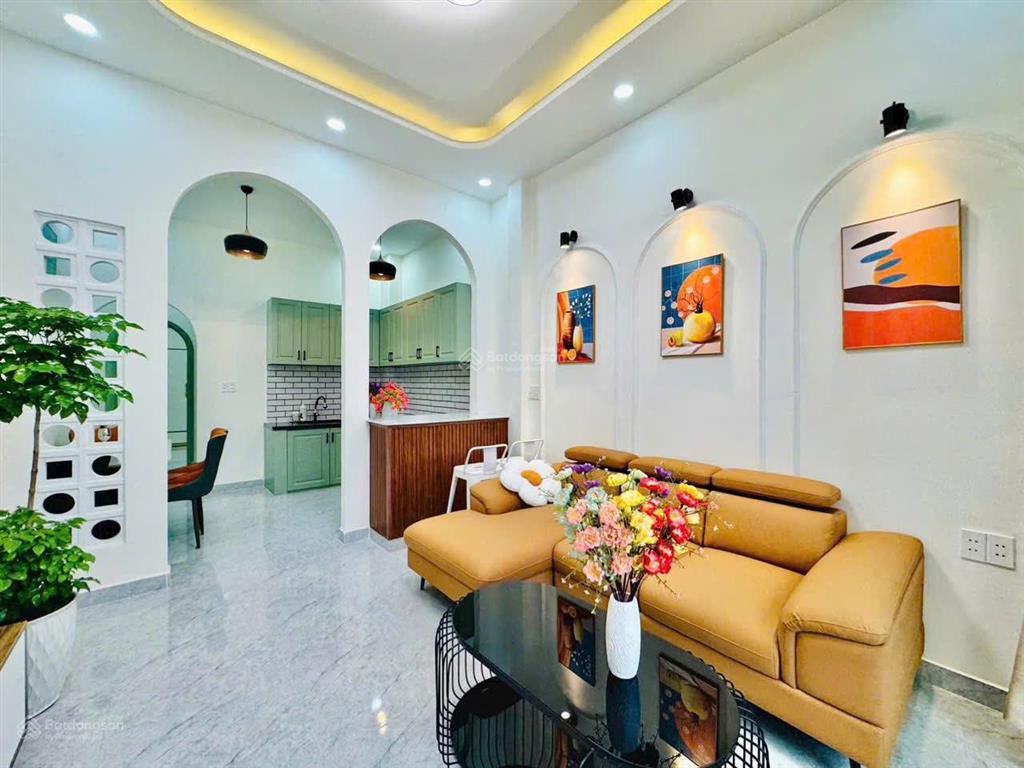 Cần bán gấp trong tháng nhà hẻm trần tuấn khải q5. dt 65.4m2. 3pn 3wc. sổ hồng riêng