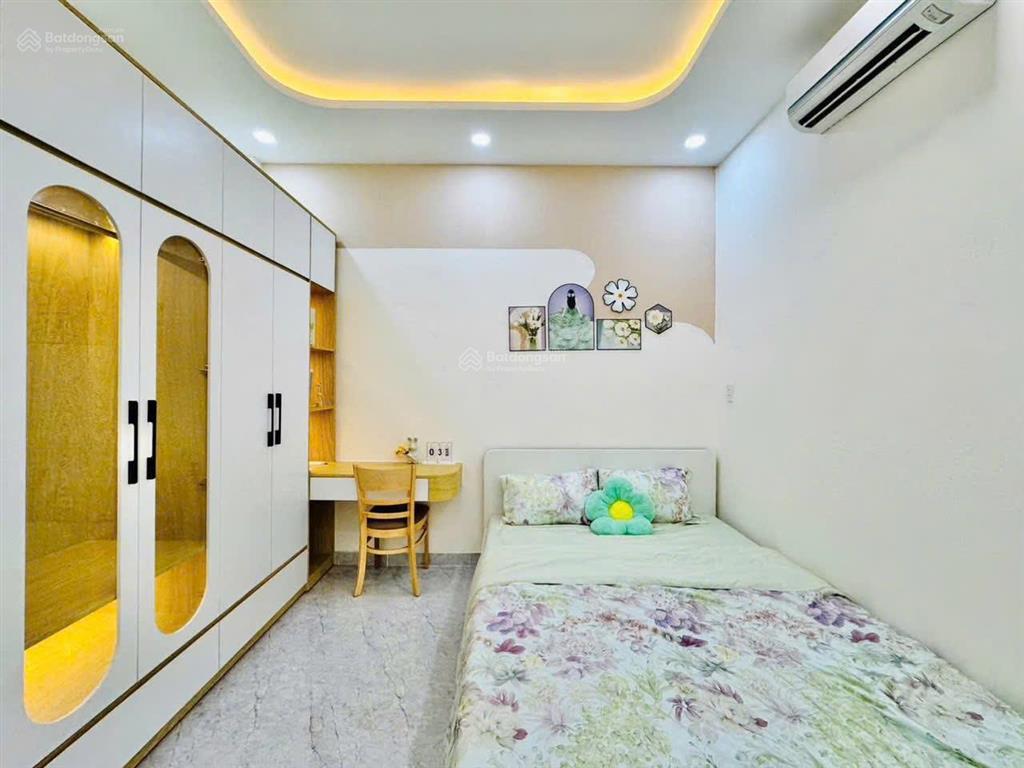 Cần bán gấp trong tháng nhà hẻm trần tuấn khải q5. dt 65.4m2. 3pn 3wc. sổ hồng riêng