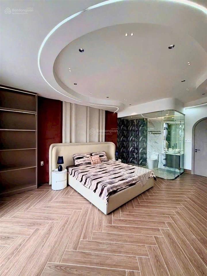 Nhà dt lớn giá siêu ngộp tại trần quang diệu q3. giá6,2 tỷ. dt110m2. 4tầng. 4pn. sổ hồng riêng