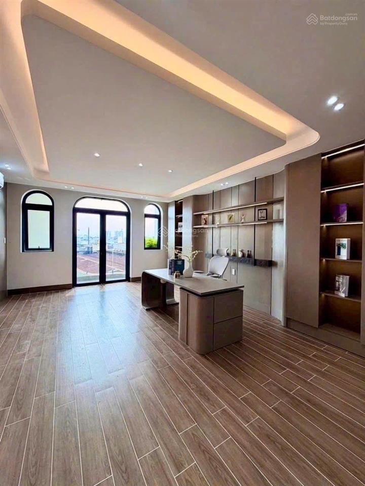 Nhà giá siêu ngộp bùi thị xuân, p.15 tân bình, giá 3,3 tỷ. 2 tầng. 3pn 3wc., sổ hồng riêng