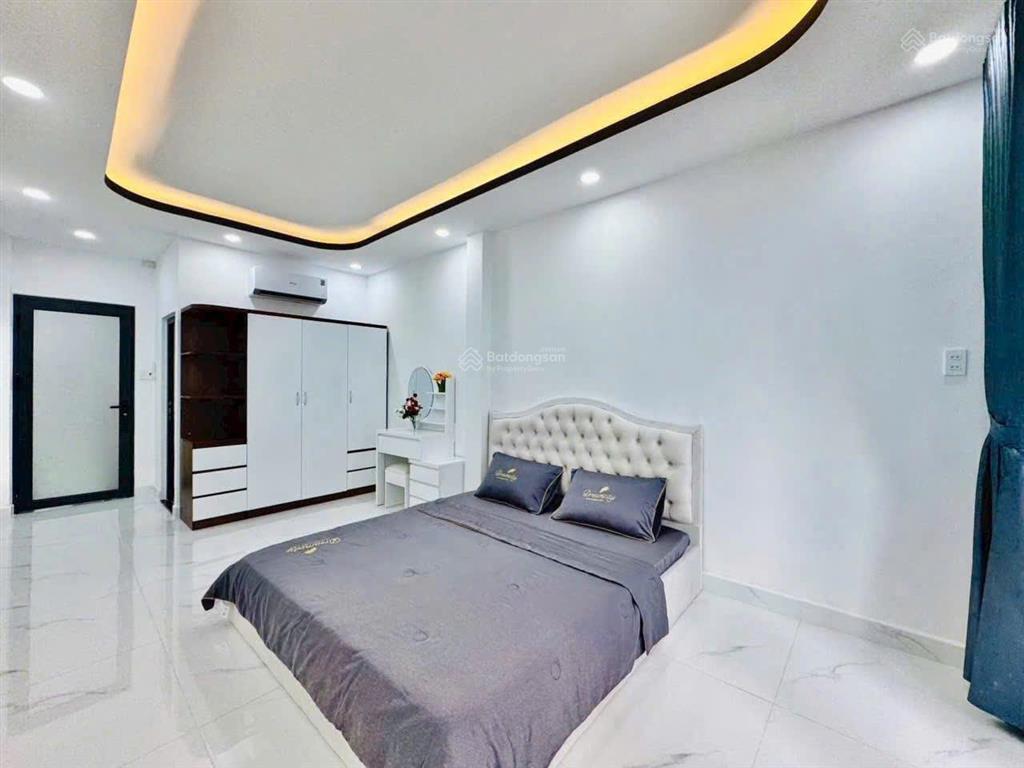 Nhà giá ngộp cần bán gấp tại q. 4 tôn thất thuyết p. 1. giá 78.5m2. 3 tầng, 3pn 3wc. sổ hồng riêng
