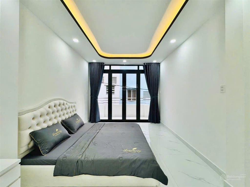 Nhà giá ngộp cần bán gấp tại q. 4 tôn thất thuyết p. 1. giá 78.5m2. 3 tầng, 3pn 3wc. sổ hồng riêng