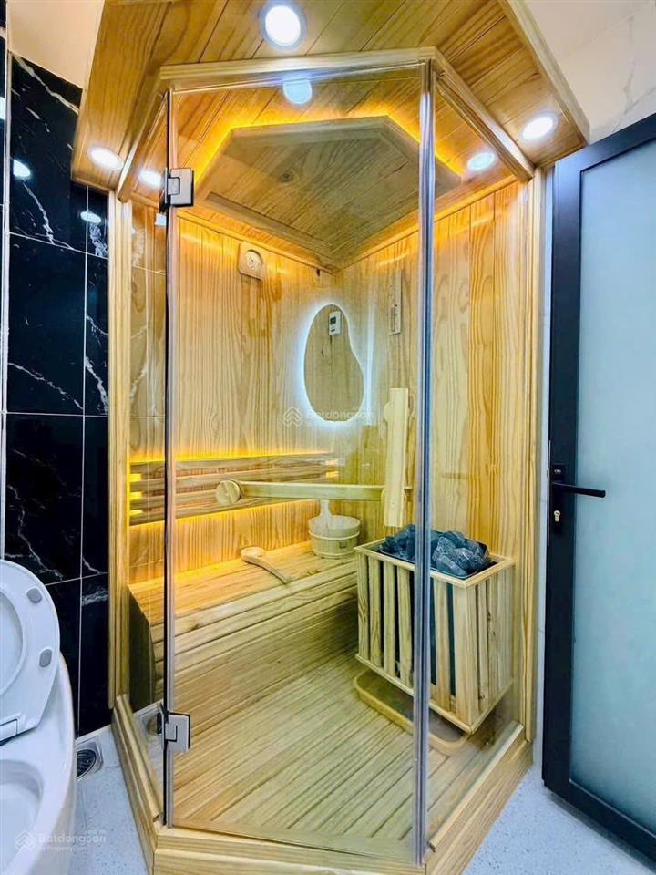 Cô cúc cần bán gấp nhà lý thường kiệt p5 q10. giá 4,2tỷ. dt 67.5m2. 3tầng. 3pn 3wc. sổ hồng riêng