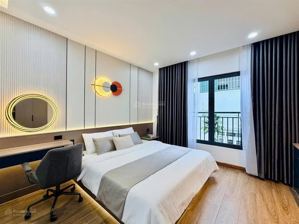 Nhà mới xây cần bán gấp hoa lan, p.7 phú nhuận. giá 6,2 tỷ. dt 85m2. 7pn 10wc. sổ hồng riêng