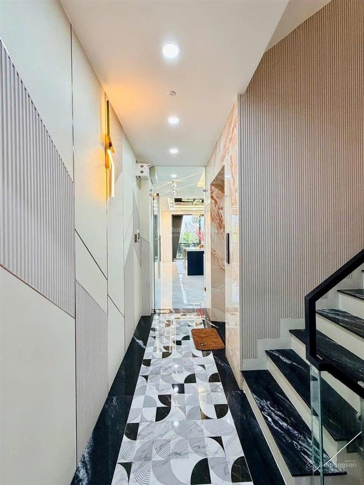Nhà mới xây cần bán gấp hoa lan, p.7 phú nhuận. giá 6,2 tỷ. dt 85m2. 7pn 10wc. sổ hồng riêng
