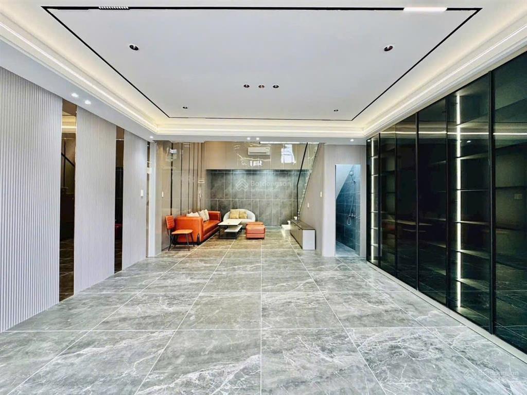 Nhà giá ngộp tại lê văn lương, nhà bè. giá 4,25 tỷ. dt 67.5m2. 4 tầng, 3pn 4wc. sổ hồng riêng