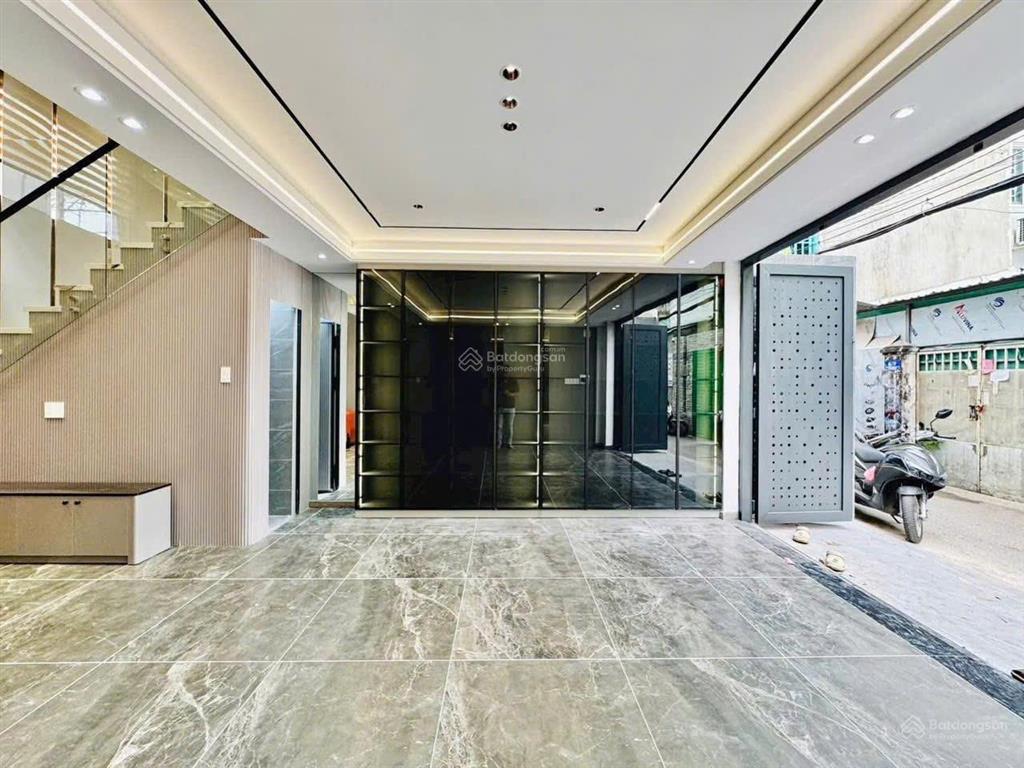 Nhà giá ngộp tại lê văn lương, nhà bè. giá 4,25 tỷ. dt 67.5m2. 4 tầng, 3pn 4wc. sổ hồng riêng