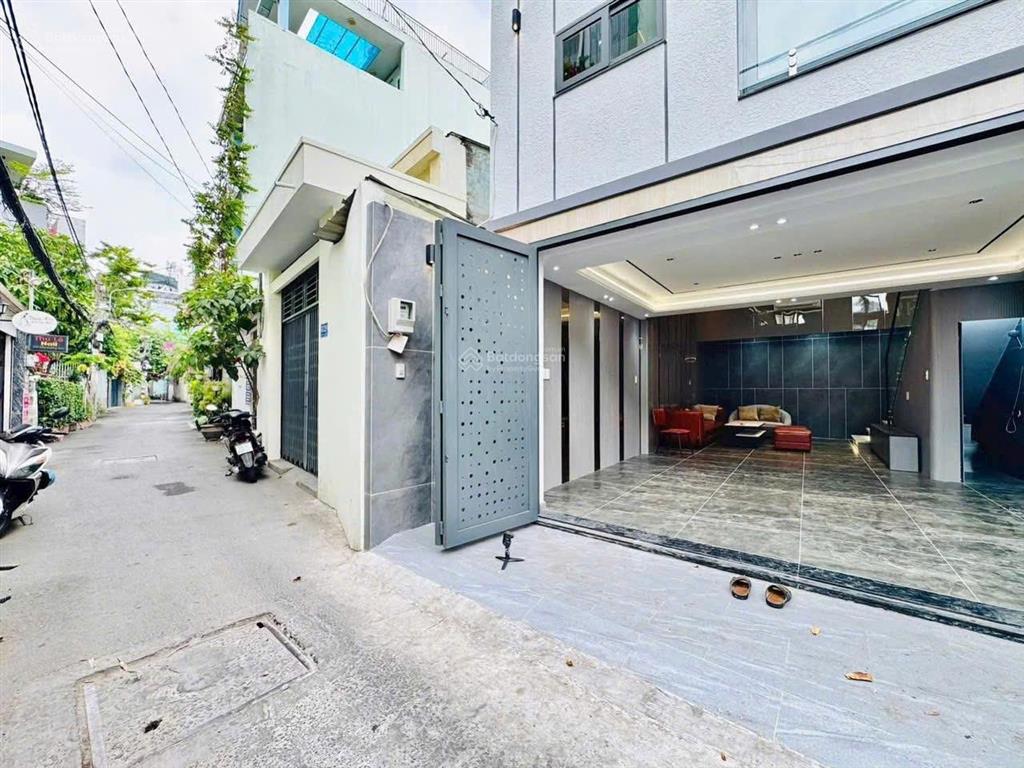 Nhà giá ngộp tại lê văn lương, nhà bè. giá 4,25 tỷ. dt 67.5m2. 4 tầng, 3pn 4wc. sổ hồng riêng