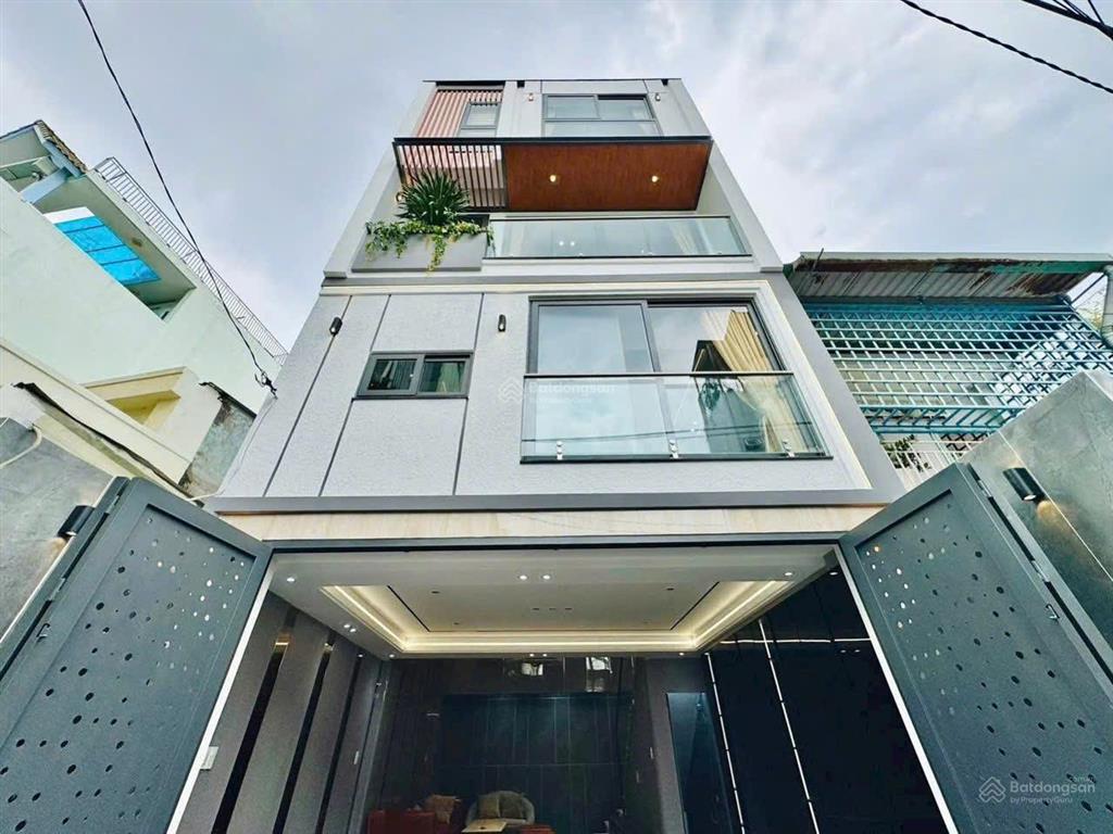 Nhà giá ngộp tại lê văn lương, nhà bè. giá 4,25 tỷ. dt 67.5m2. 4 tầng, 3pn 4wc. sổ hồng riêng