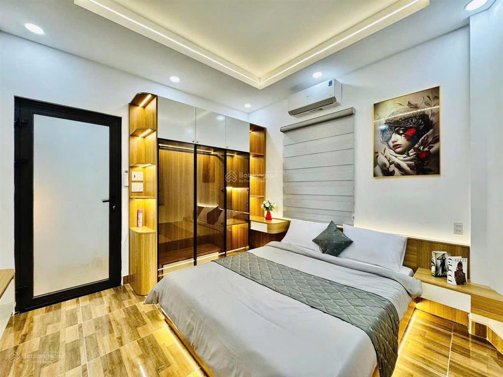 Chú 2 cần bán gấp nhà hẻm duy tân, p.15 phú nhuận. giá 3,26 tỷ. dt80m2. 4tầng. sổ riêng chính chủ