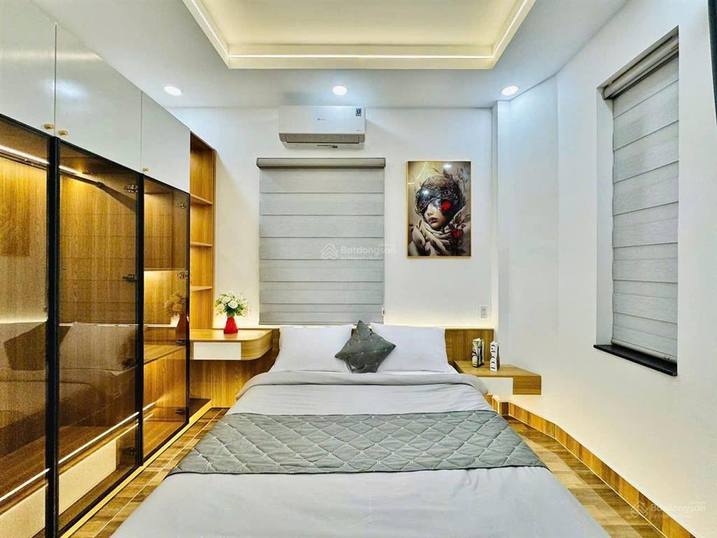 Chú 2 cần bán gấp nhà hẻm duy tân, p.15 phú nhuận. giá 3,26 tỷ. dt80m2. 4tầng. sổ riêng chính chủ