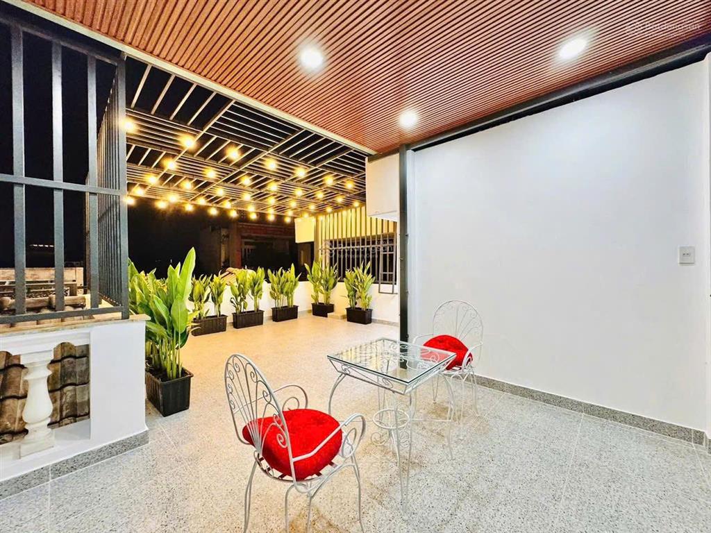 Chú 2 cần bán gấp nhà hẻm duy tân, p.15 phú nhuận. giá 3,26 tỷ. dt80m2. 4tầng. sổ riêng chính chủ