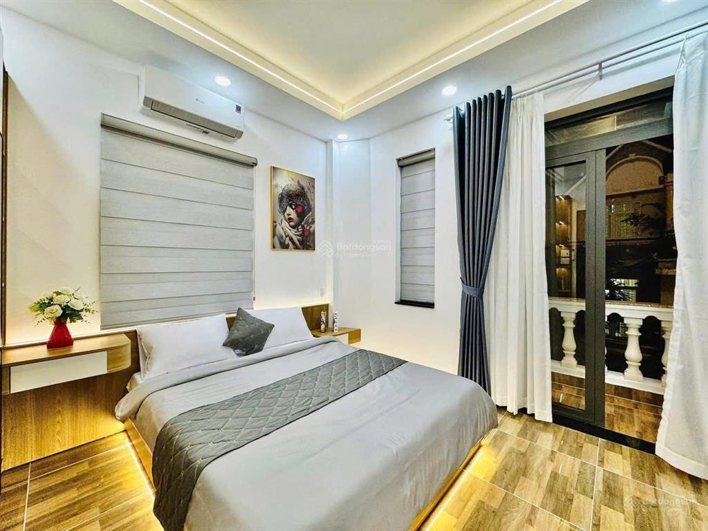 Chú 2 cần bán gấp nhà hẻm duy tân, p.15 phú nhuận. giá 3,26 tỷ. dt80m2. 4tầng. sổ riêng chính chủ