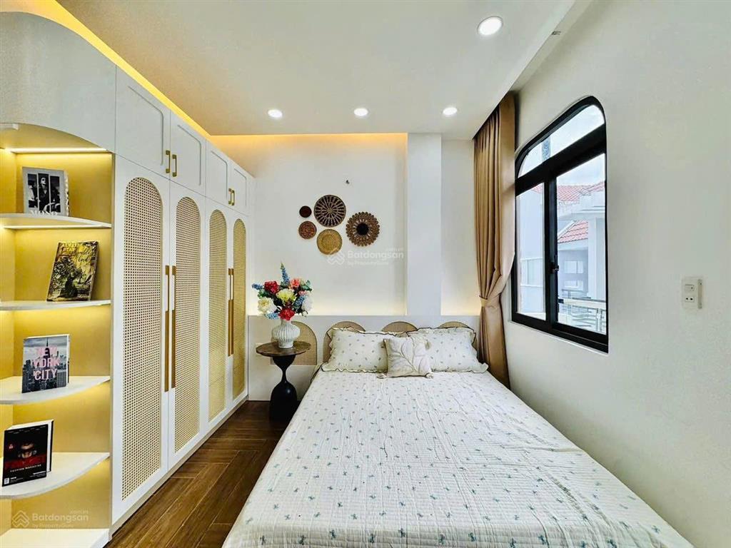 Nhà giá rẻ tại lê thúc hoạch, phú thọ hòa, tân phú. giá 3,25 tỷ. 4pn 4wc. 3 tầng. sổ hồng riêng