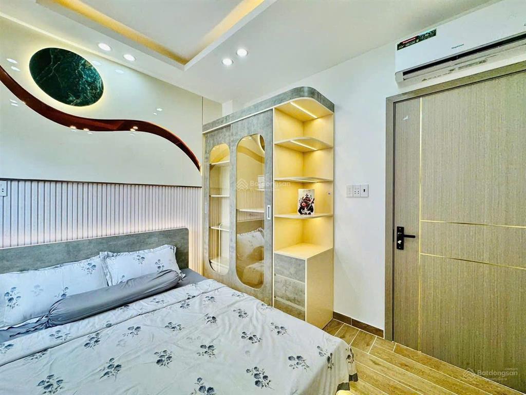 Cần bán gấp nhà trần văn ơn, p. tân sơn nhì, tân phú. giá 2,7 tỷ. 4pn 4wc, 3 tầng. sổ hồng riêng