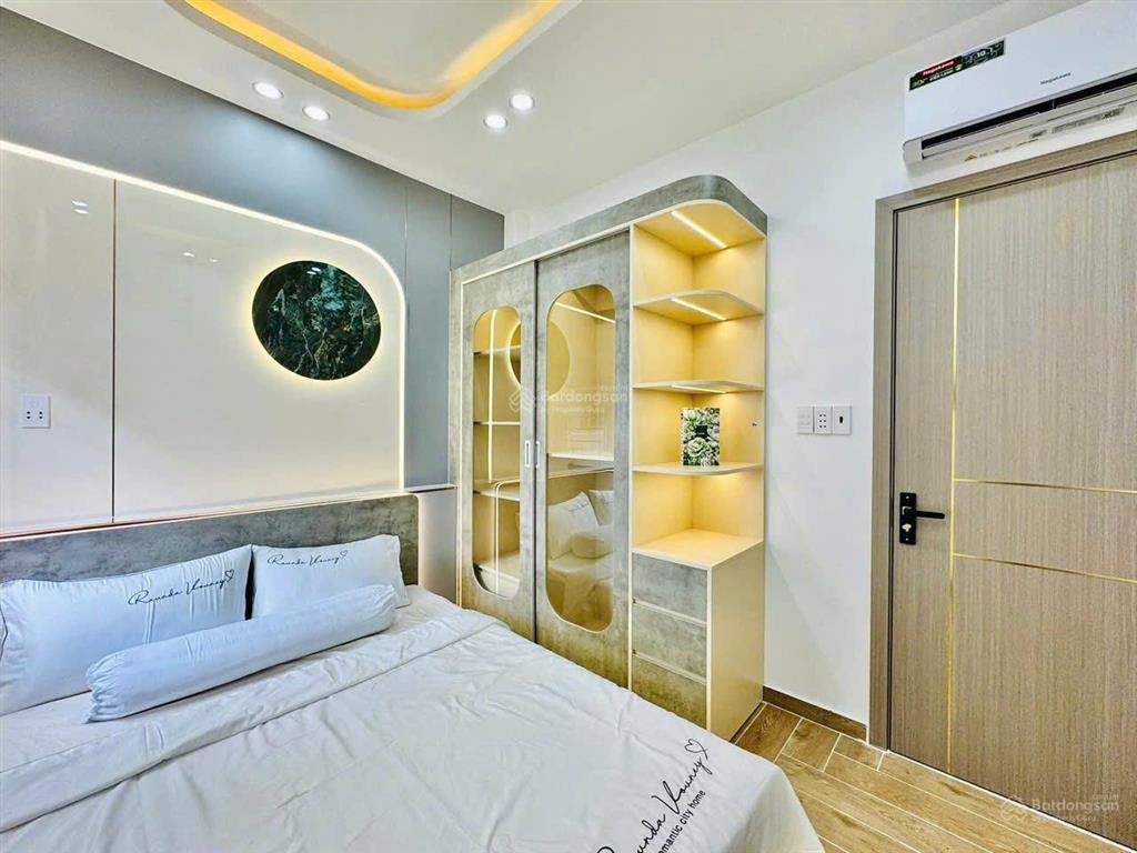 Cần bán gấp nhà trần văn ơn, p. tân sơn nhì, tân phú. giá 2,7 tỷ. 4pn 4wc, 3 tầng. sổ hồng riêng