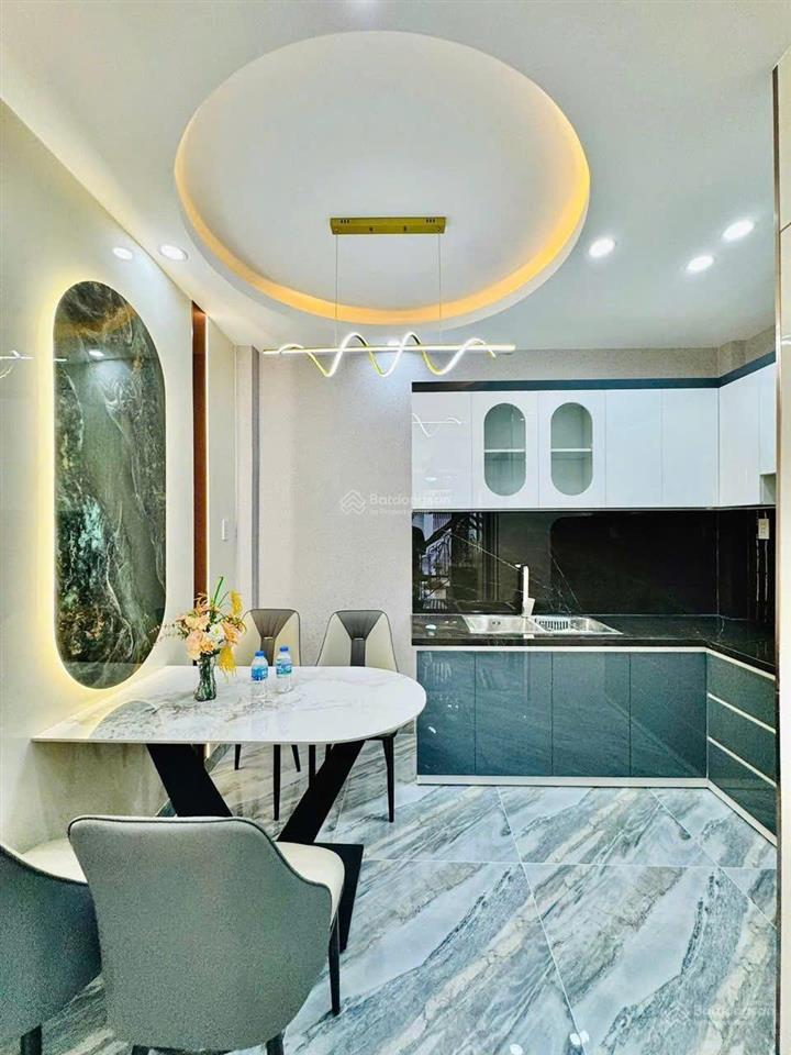 Cần bán gấp nhà trần văn ơn, p. tân sơn nhì, tân phú. giá 2,7 tỷ. 4pn 4wc, 3 tầng. sổ hồng riêng