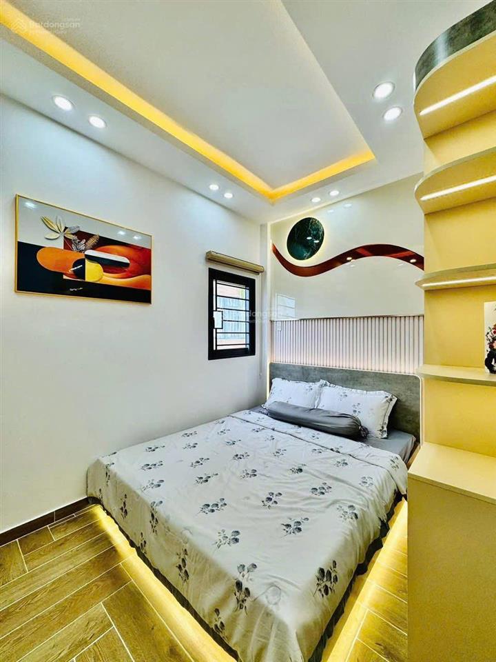 Cần bán gấp nhà trần văn ơn, p. tân sơn nhì, tân phú. giá 2,7 tỷ. 4pn 4wc, 3 tầng. sổ hồng riêng