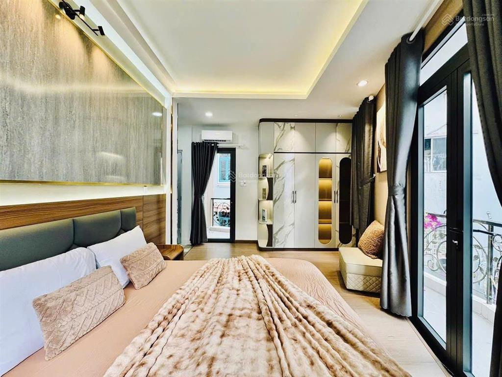Nhà giá siêu ngộp tại trần khắc chân, p. tân định q.1. giá 4,4 tỷ. 5 tầng, 4pn 5wc. sổ hồng riêng