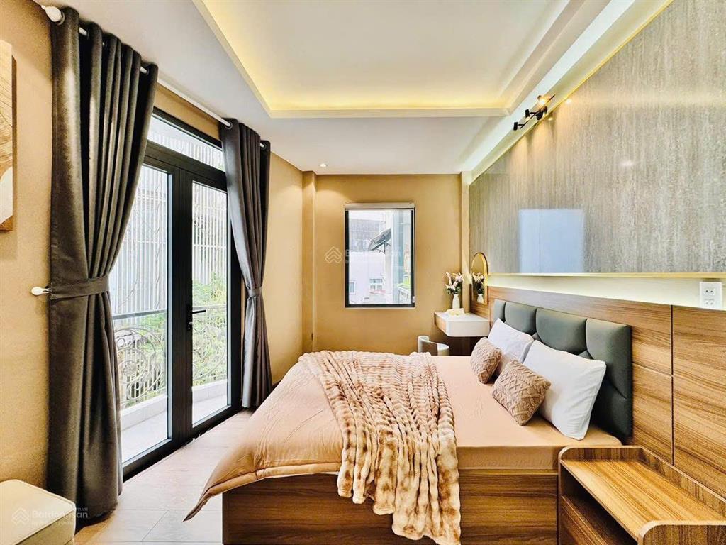 Nhà giá siêu ngộp tại trần khắc chân, p. tân định q.1. giá 4,4 tỷ. 5 tầng, 4pn 5wc. sổ hồng riêng